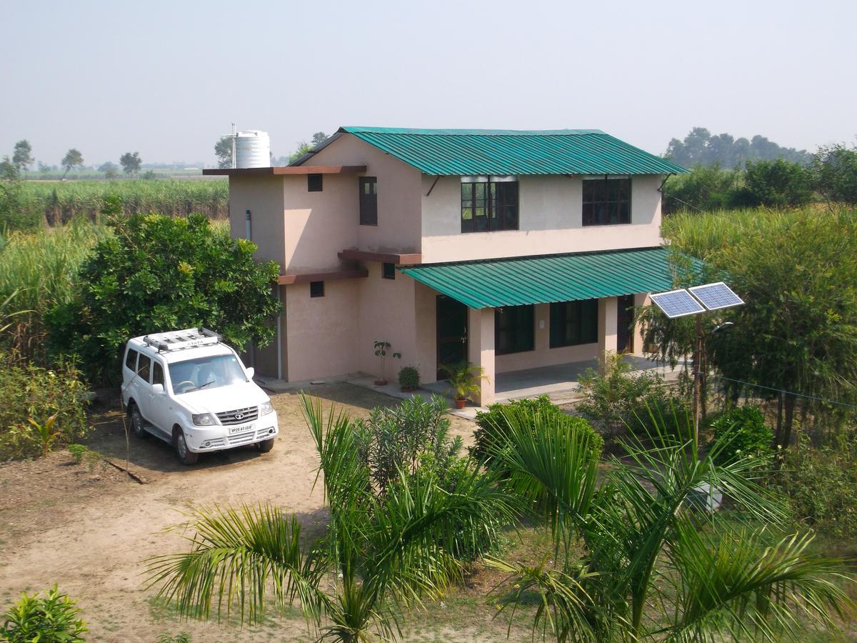 V Resorts Dudhwa Wilderness Camp Lakhimpur Exterior photo